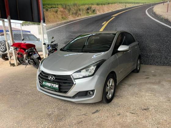 HYUNDAI HB20 1.0 COMFORT 12V FLEX 4P MANUAL HYUNDAI HB20 1.0 COMFORT 12V FLEX 4P MANUAL